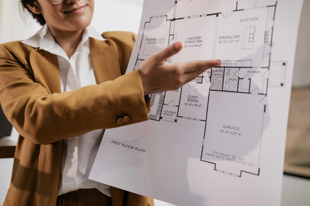 La modalidad del Curso de Agente Inmobiliario es 100% virtual y es completamente gratis.