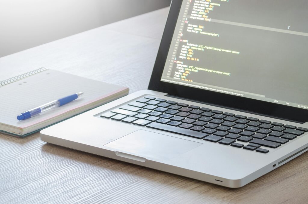 Con el curso de programación C, Comprende el funcionamiento de los algoritmos y su lógica