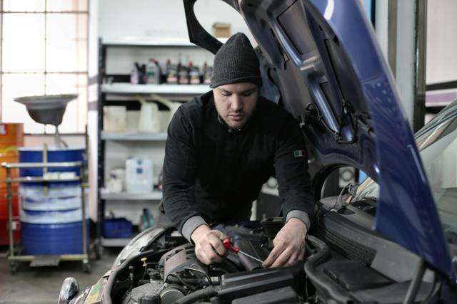 Regístrate en la plataforma educativa y comienza ahora mismo, el curso de mecánica automotriz.